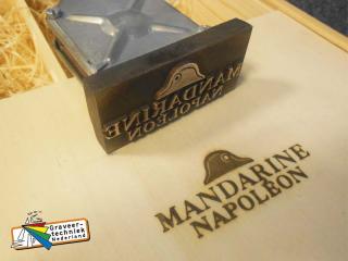 brandstempel 90x40mm bv voor wijnkist of likeurkist